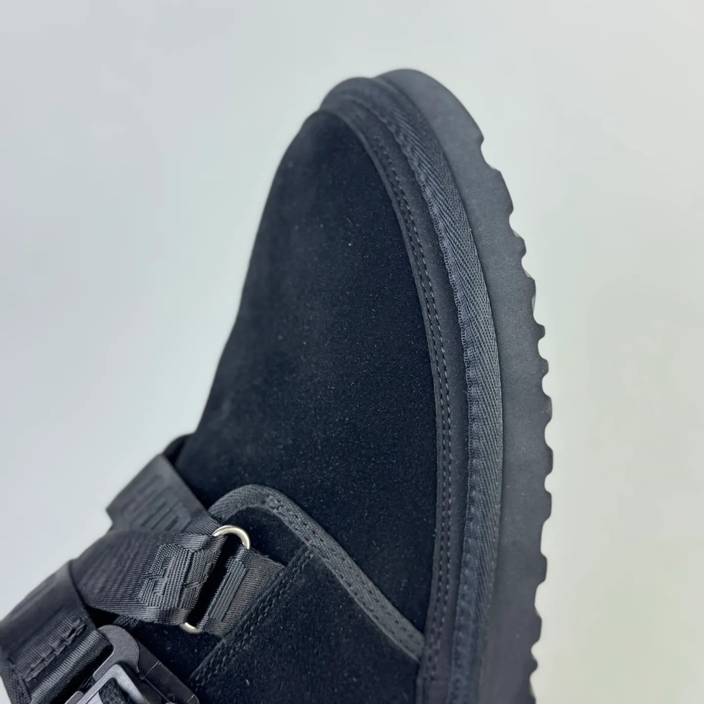 Local 💰640 Guangzhou top version Pay attention to differentiate the market. UGG classic series is renewed. Quick buckle straps inject functional style into Newm. Refresh the street style with UGG Asia Pacific spokesperson Wang Yibo! Size 39 40 41 42 43 44#
